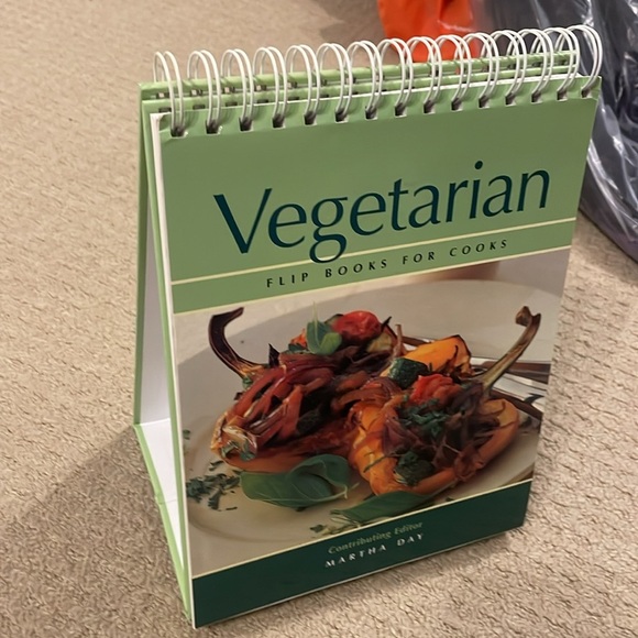 Vegetarian flip cookbook - Picture 4 of 4